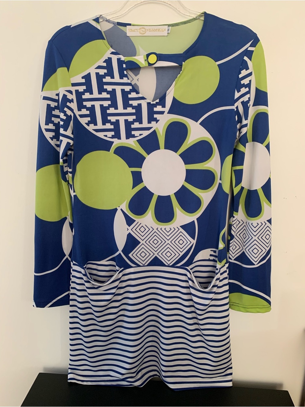 Tracy Negoshian Navy & Lime Graphic Mixed-Print Tunic